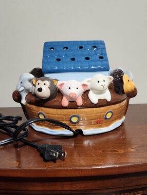 Scentsy Noah's Ark Like New Condition.
